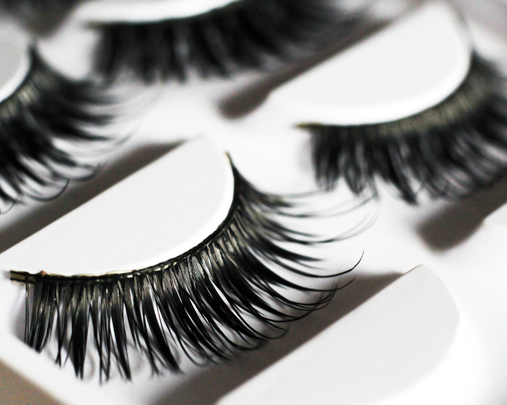 How-to-Store-and-Maintain-Your-Bulk-Lashes-for-Longevity-2