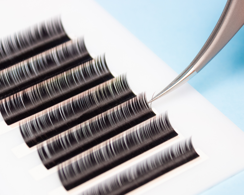a-guide-to-choosing-the-best-eyelash-extension-products-supplier-13